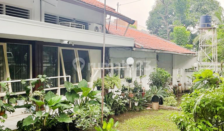 Rumah Bagus Dipinggir Jalan Daerah Wijaya Kebayoran Baru Jakarta Selatan