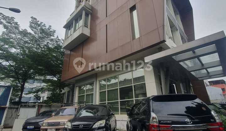 Strategic Location Office Building in South Jakarta Strategic Location Office Building in South Jakarta