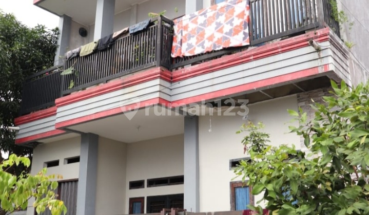 Semi-Furnished House on Kartama Street, Pekanbaru 1