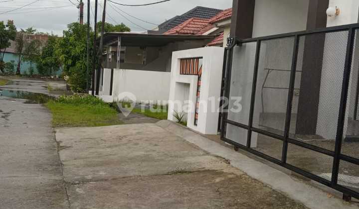 Rumah Bagus Di Cendana. Mata Air.  Padang