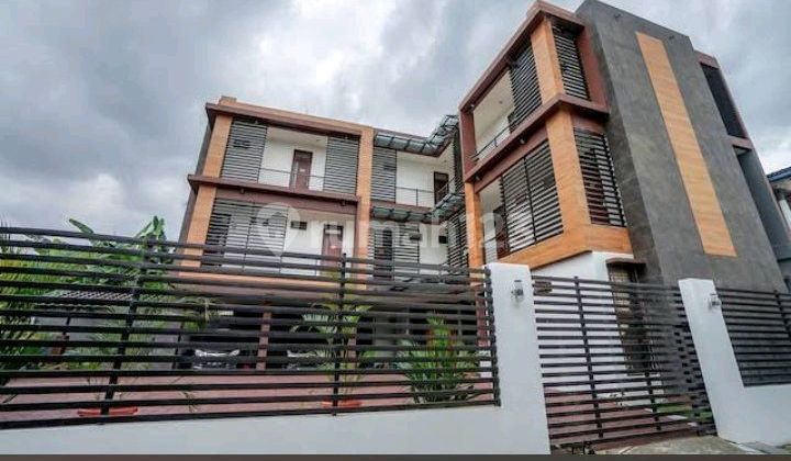 Hotel / Rumah Kost 3 Lantai di Demang. Ilir Barat 1 Palembang