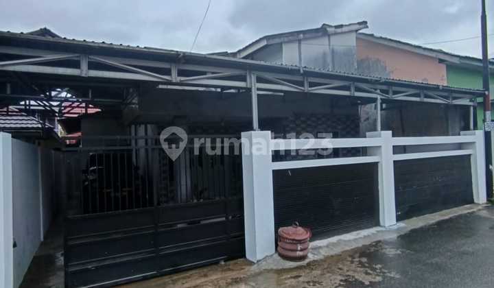 Rumah, 1 Lantai Jln. Sultan Adam. Banjarmasin Utara. Banjarmasin Rumah, 1 Lantai Jln. Sultan Adam. Banjarmasin Utara. Banjarmasin
