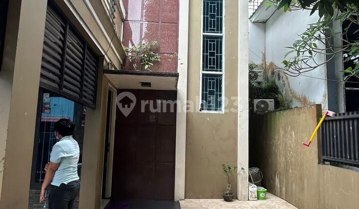 Rumah, 2 Lantai,Di Mt Haryono. Damai Balikpapan 2