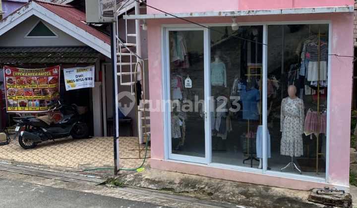 Rumah, 2 Lantai + Toko Jln. Juanda 7. Samarinda Rumah, 2 Lantai + Toko Jln. Juanda 7. Samarinda