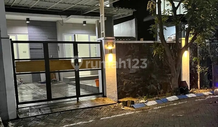 Rumah Bagus Perum Blukid Residence Ax, Sidoarjo 2