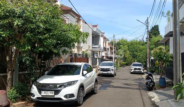 Dijual Cepat Rumah Asri Rapi Siap Huni di Taman Laguna Cibubur 2