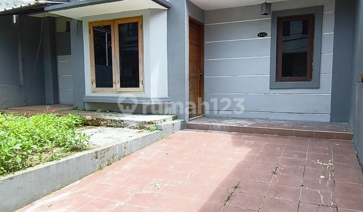 Disewakan Cepat Murah Rumah 1,5 Lantai di Bukit Golf Cibubur 2