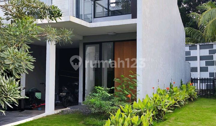 Dijual Rumah Hook Samping Taman 2 Lt Rapi di Metland Cileungsi 2