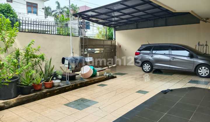 THI Jelambar [RUMAH]:Dijual-2 lt- 300m-Barat Daya-Semi FF 2