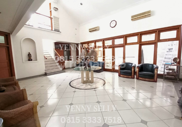 Menteng [HOUSE] FOR SALE AND LEASE - GOOD PRICE- AREA KOMERSIAL