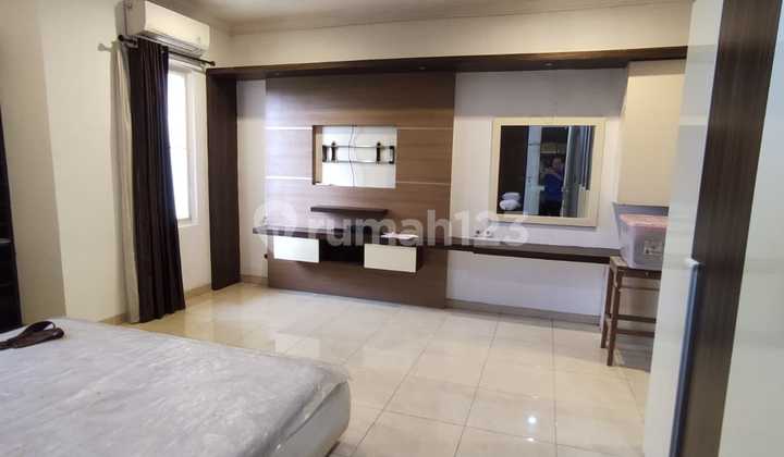 Alam Sutera [RUMAH]:Cluster Onyx - 3Lt-Timur-Swimming Pool 2
