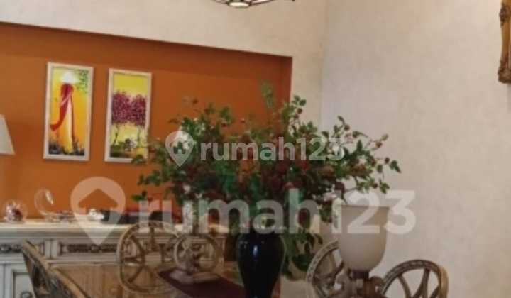 Intercon [Rumah]:Hadap Utara -2Lt-Dgn Pool-Jl Lebar 4 Mobil 2