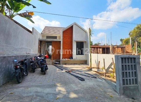 Rumah Baru, Siap Huni, 10 Menit Ke Sleman City Hall Di Mlati 1