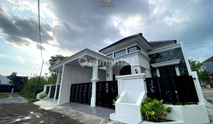 Rumah Mewah Konsep Klasik Modern, 300 Meter Dari Jl. Besi Jangkang 1