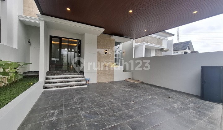 Rumah Modern di Wedomartani, Carport bisa 2 Mobil di Jakal KM 10 2