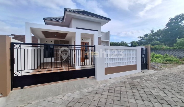 Ready-to-Live House in a Cluster, 7 Minutes from Budi Mulia School in Ngemplak Ready-to-Live House in a Cluster, 7 Minutes from Budi Mulia School in Ngemplak