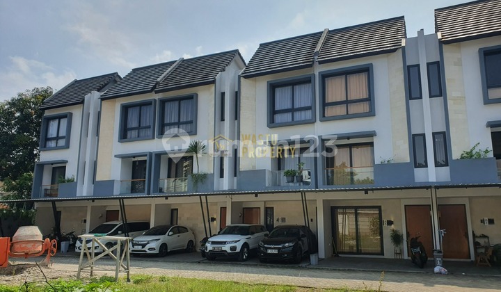 Rumah Cantik 3 Lantai di Jagakarsa, Dekat ke Tol Brigif Desari