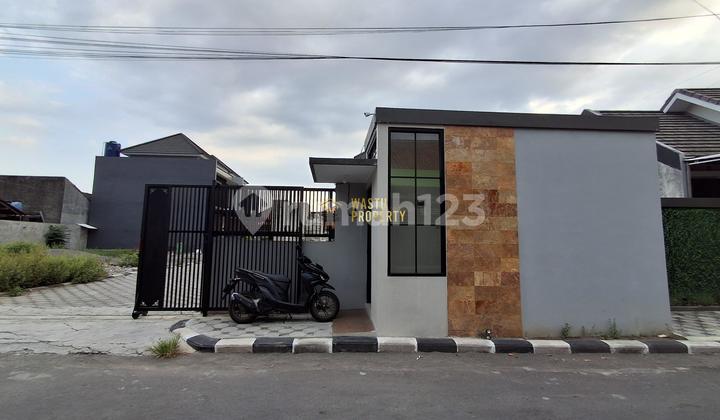 Rumah Cantik Dalam Cluster, bisa Dp 10% Dekat Kampus Ukrim Rumah Cantik Dalam Cluster, bisa Dp 10% Dekat Kampus Ukrim