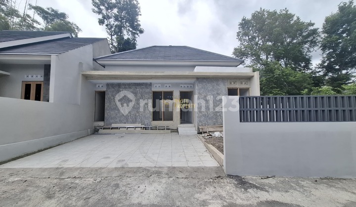 Rumah Modern 400 Jutaan, Dekat Jl. Pakem Prambanan di Ngemplak