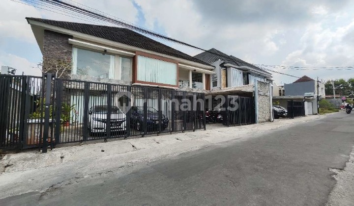 Luxury Boarding House Investment 73 Exclusive Rooms, in Ring 1 of UII Jakal Campus 2