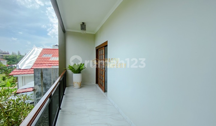 Rumah Mewah 3 Lantai di Sleman 15 Menit Dari Kampus Upn