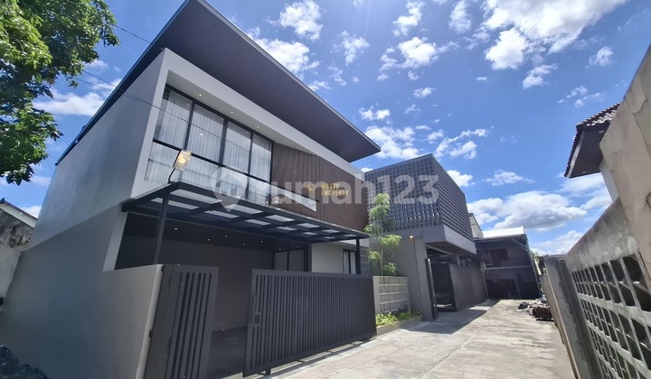 Ready to Live House, Fully Furnished + Mini Pool Near Maguwoharjo, Sleman 2