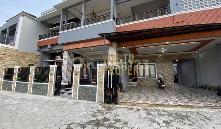 Luxurious House in Maguwoharjo, View of Rice Fields and Mount Merapi Luxurious House in Maguwoharjo, View of Rice Fields and Mount Merapi