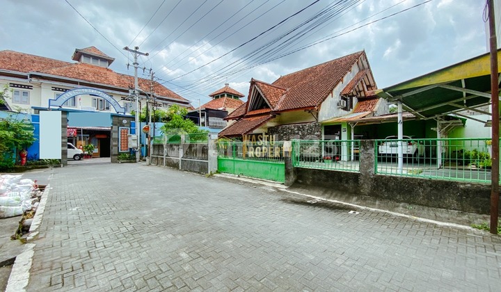 Rumah Second Strategis di Malioboro, Tanah 369 M2 di Gedong Kuning 2