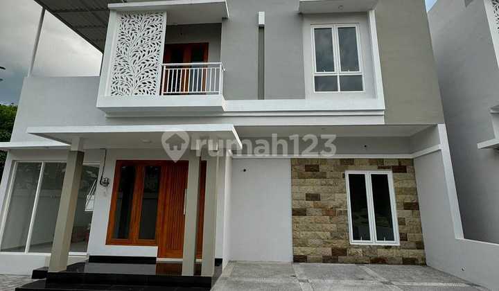 Ready-to-Occupy House in a Housing Complex, Jl Godean KM 7 2