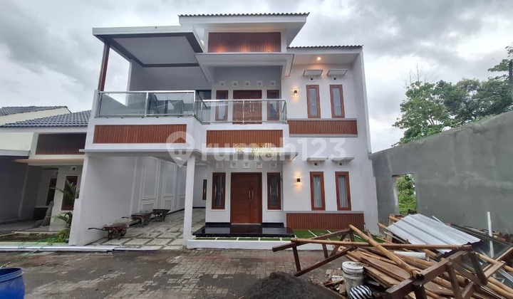 Rumah Mewah Dalam Cluster Akses Jalan Lebar Bonus Furnish di Kalasan