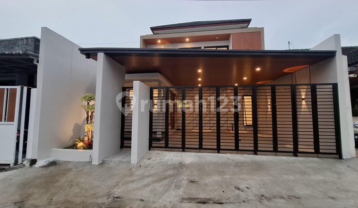 Rumah Mewah 2 Lantai Siap Huni Purwomartani Kalasan Akses Jalan Lebar