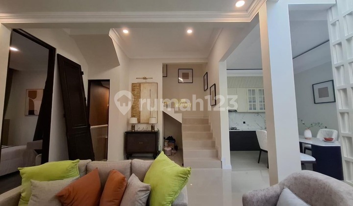 Classic Luxury House Within Maguwoharjo Ring Road Fully Furnished 2