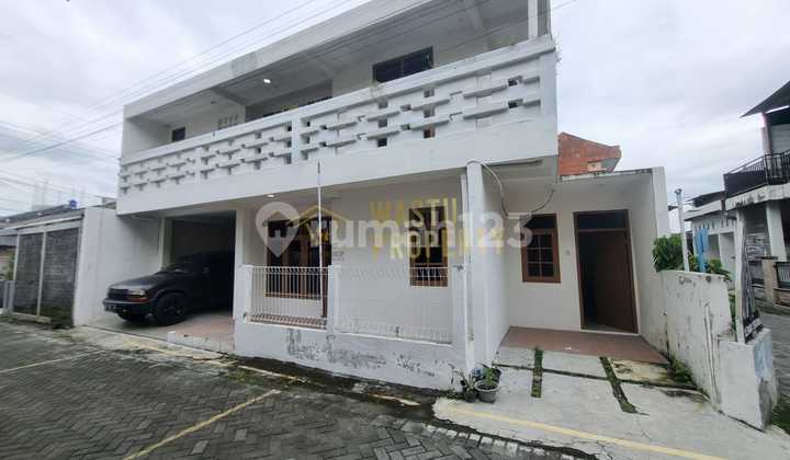 Jual Cepat! Rumah 2 Lantai Posisi Hook Minomartani 1