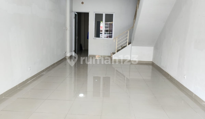 Ruko Pisa Grande 3 Lantai Hadap Jalan Utama di Gading Serpong Tangerang