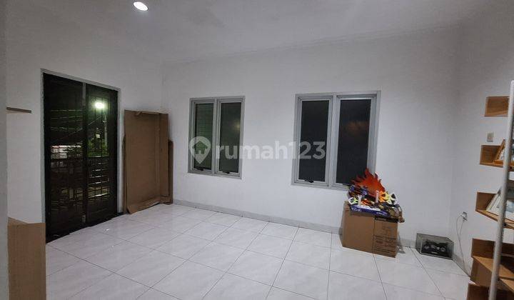 Rumah Hoek di Regensi Melati Mas Serpong Tangerang Selatan 1