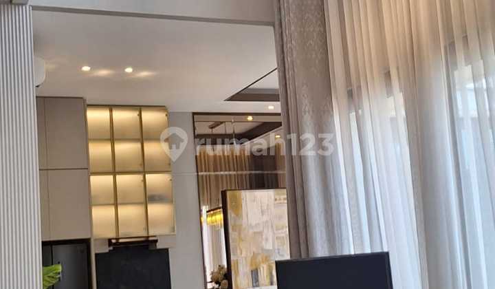 Rumah Mewah Depan Danau Gading Serpong Tangerang