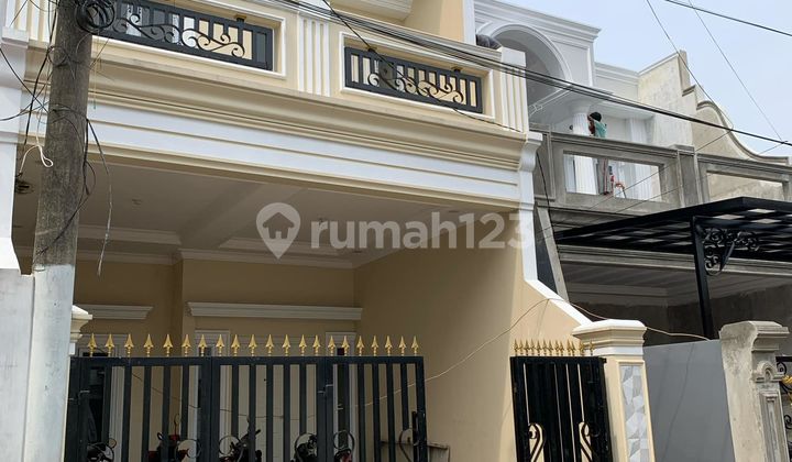 Rumah 3Lantai American Classic Siap Huni di Cinere Limo Dekat Tol