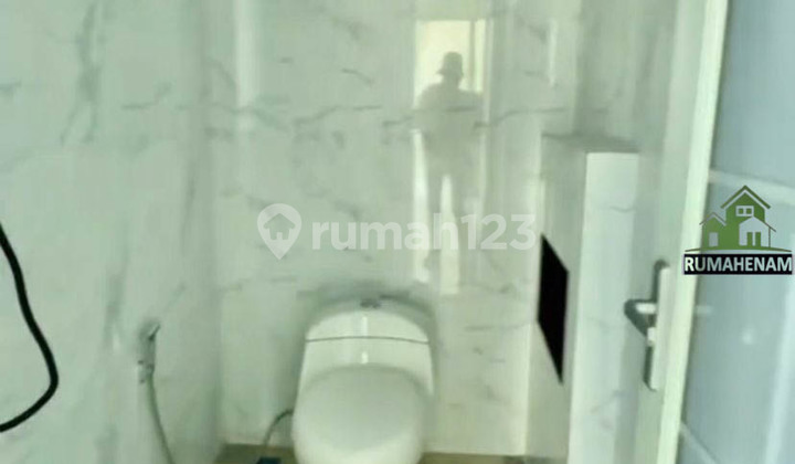 Rumah Berkonsep American Classic di Cinere Dekat Gerbang Tol Limo 2