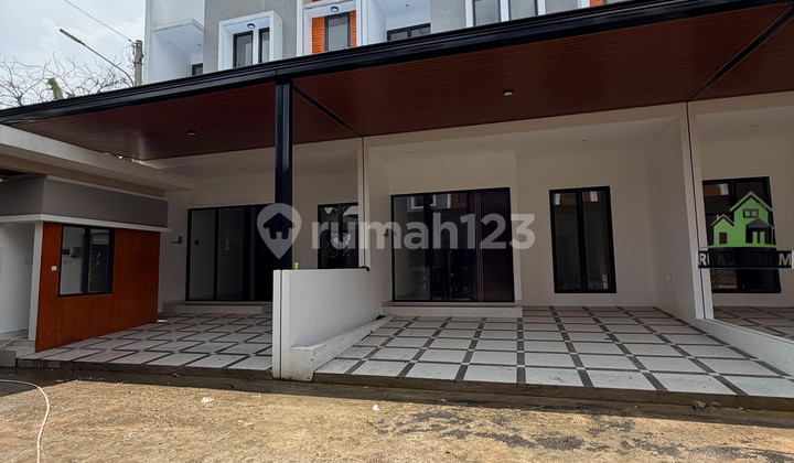 Minimalist House, Spacious Land, Ready to Live, Dicoran Mas, Depok