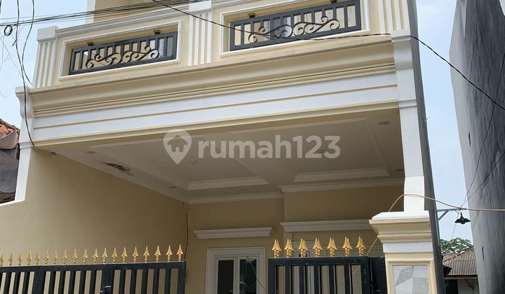 Rumah 3Lantai American Classic Siap Huni di Cinere Limo Dekat Tol