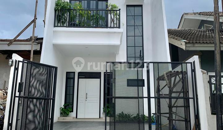 Rumah Tropical Siap Huni di Cinere Dekat Gerbang Tol Limo