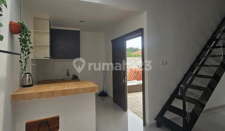 Rumah 2 Kamar Tidur Siap Huni Lokasi Jalan Raya Bedahan di Sawgan Rumah 2 Kamar Tidur Siap Huni Lokasi Jalan Raya Bedahan di Sawgan