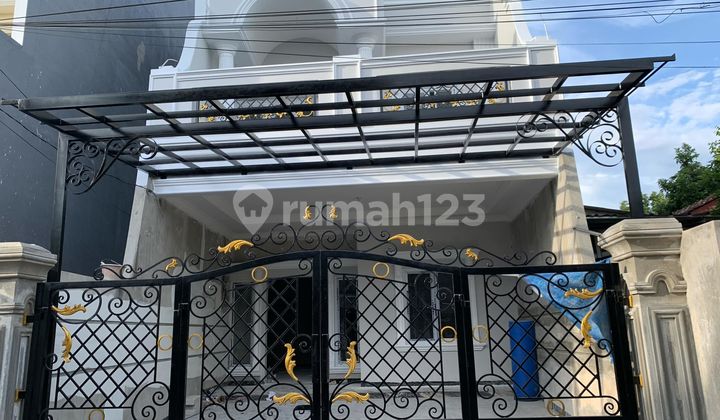 Rumah Ameican Classic Siap Huni di Cinere Limo Rumah Ameican Classic Siap Huni di Cinere Limo
