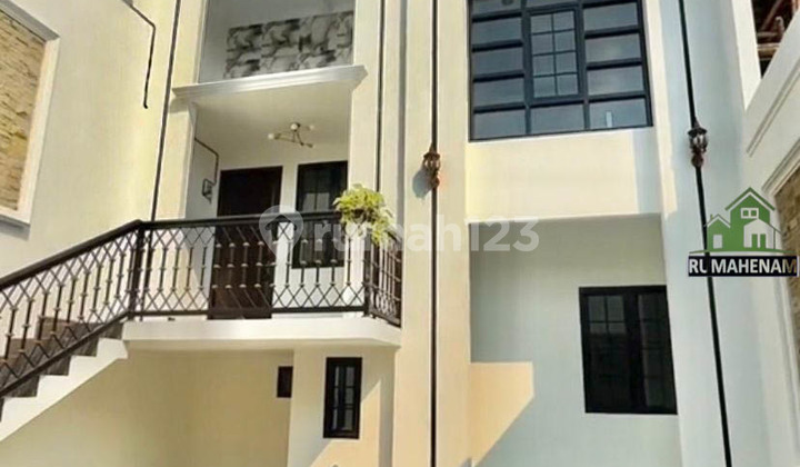 Rumah Berkonsep American Classic di Cinere Limo Dekat Gerbang Tol Rumah Berkonsep American Classic di Cinere Limo Dekat Gerbang Tol