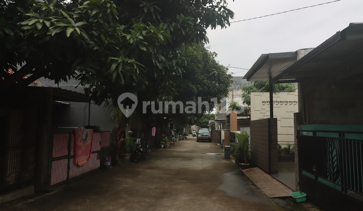 Rumah 2 Lantai 6 Kamar Tidur Dekat Pintu Tol di Sawangan 2
