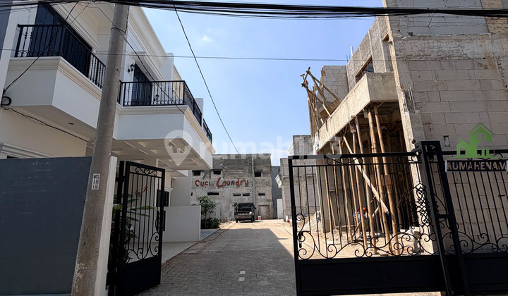 Rumah 2 Lantai Siap Huni Dekat Gerbang Tol Desari dan Cinere Limo
