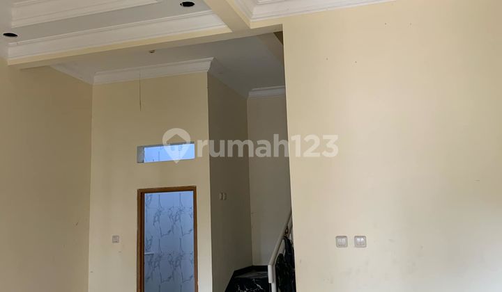 3-Story American Classic House Ready to Occupy in Cinere Limo Near Toll Road 2