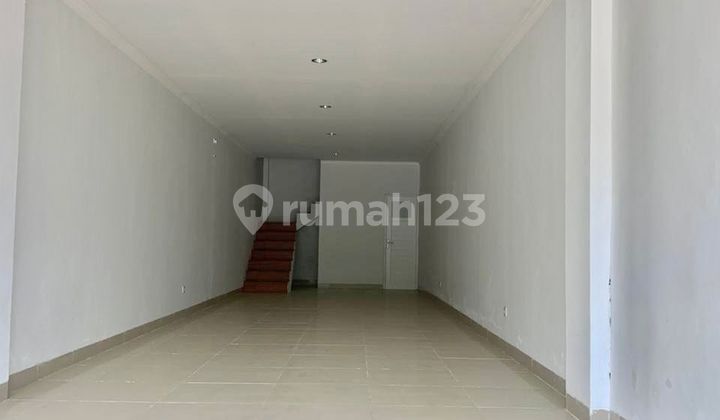 2-story shophouse ready for occupancy, location near Desari toll road. 2-story shophouse ready for occupancy, location near Desari toll road.