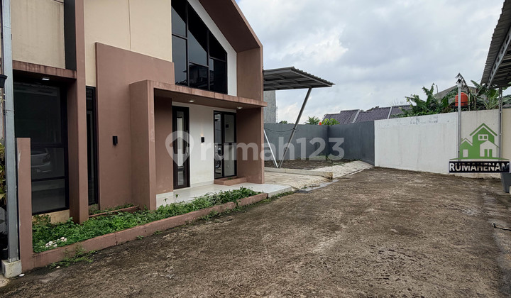 Minimalist House Ready to Occupy, Land Area 116 Meters in Sawangan Minimalist House Ready to Occupy, Land Area 116 Meters in Sawangan