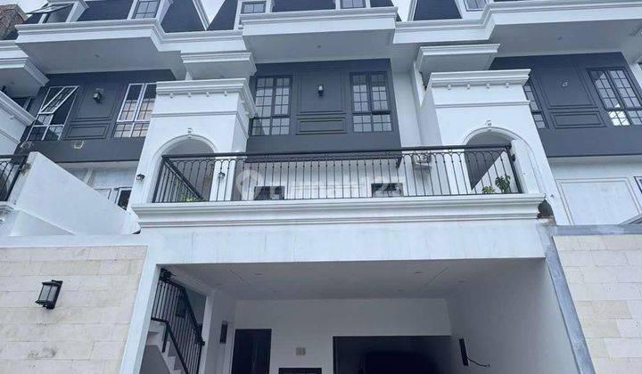 Rumah Mewah Design Eropa Modern Dalam Townhouse Pejaten Barat Jaksel 1